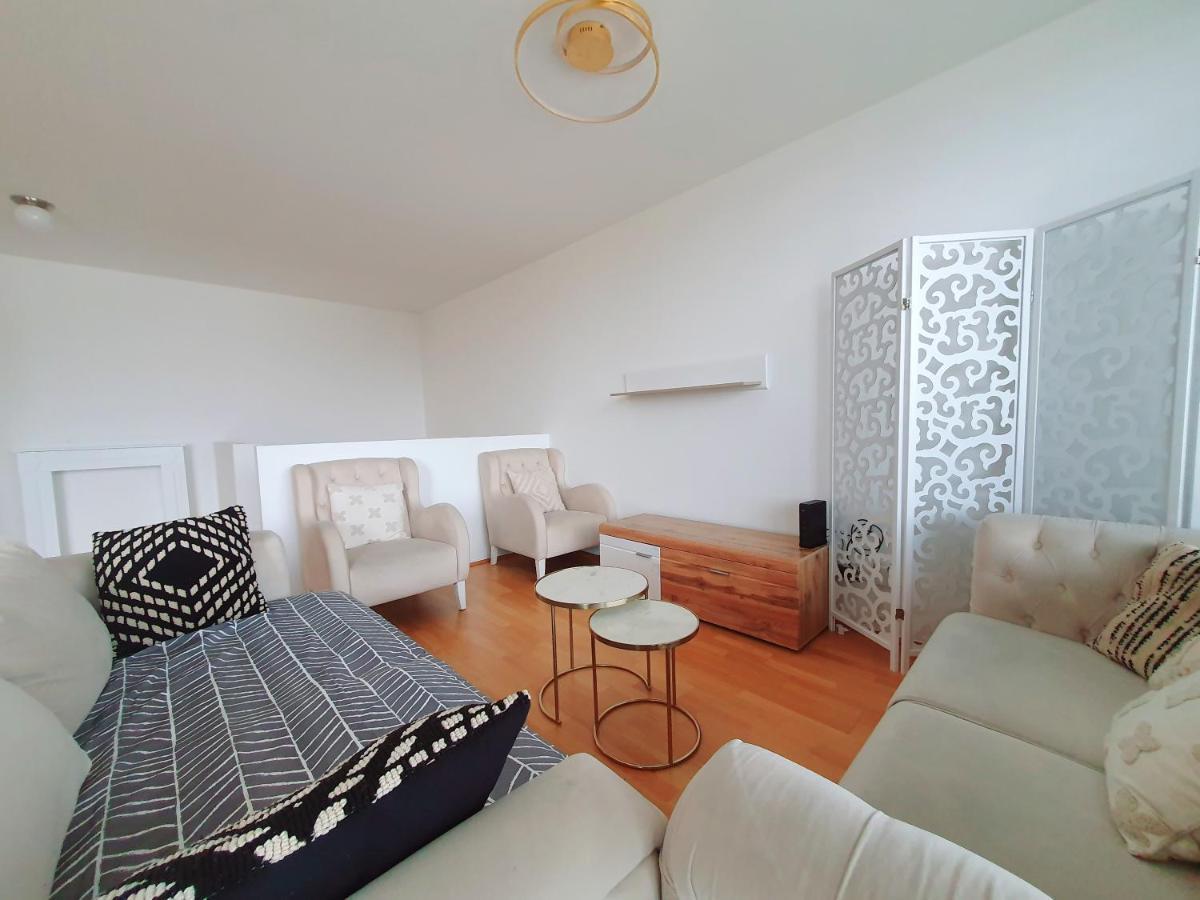 Near Lake Two Bedroom Duplex Apartment Wien Eksteriør bilde